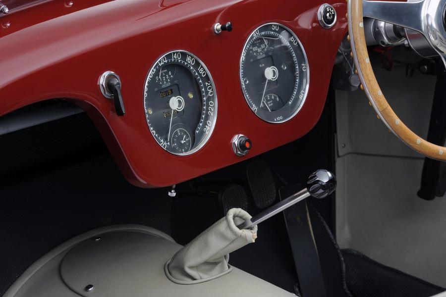 Панель приборов Ferrari 250 MM Spyder (Series II) 1953 года  (фото 21 из 22)